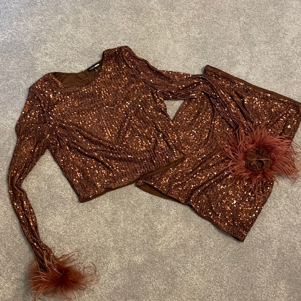 PRICE DROP! Mauve two piece sequins set! Perfect for Fall formals.